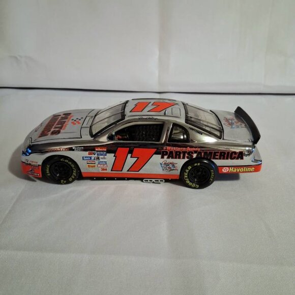 1997 Darrell Waltrip #17 Parts America Chrome Monte Carlo Elite 1 of 3,500 1:24 - Picture 5 of 10